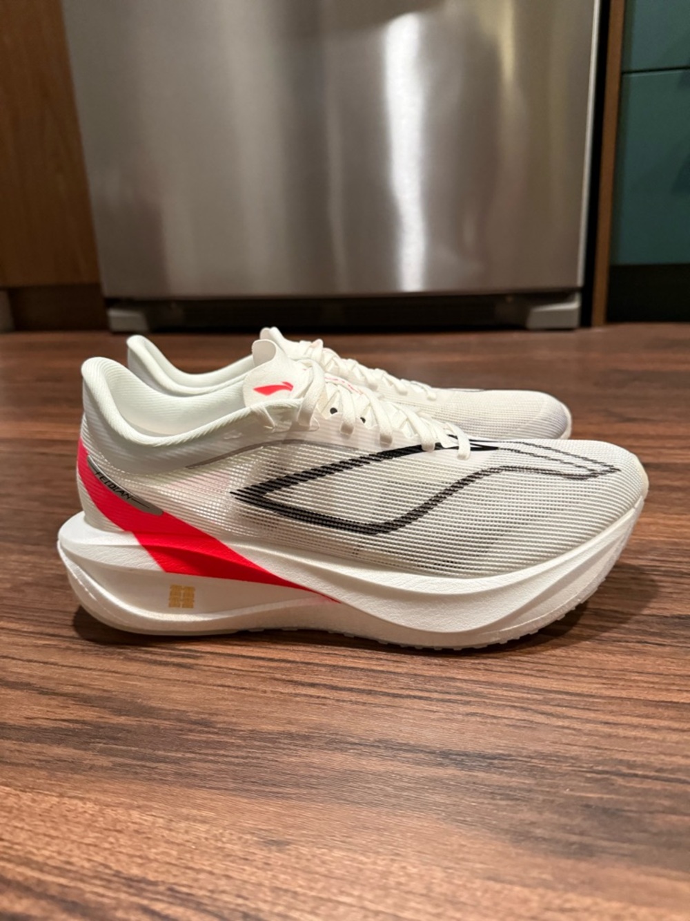 LI-Ning Feidian Challenger 5. Size 9.5.